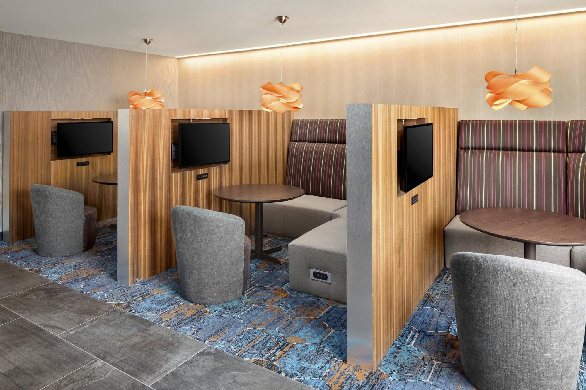 Courtyard By Marriott Seattle Northgate Otel Dış mekan fotoğraf