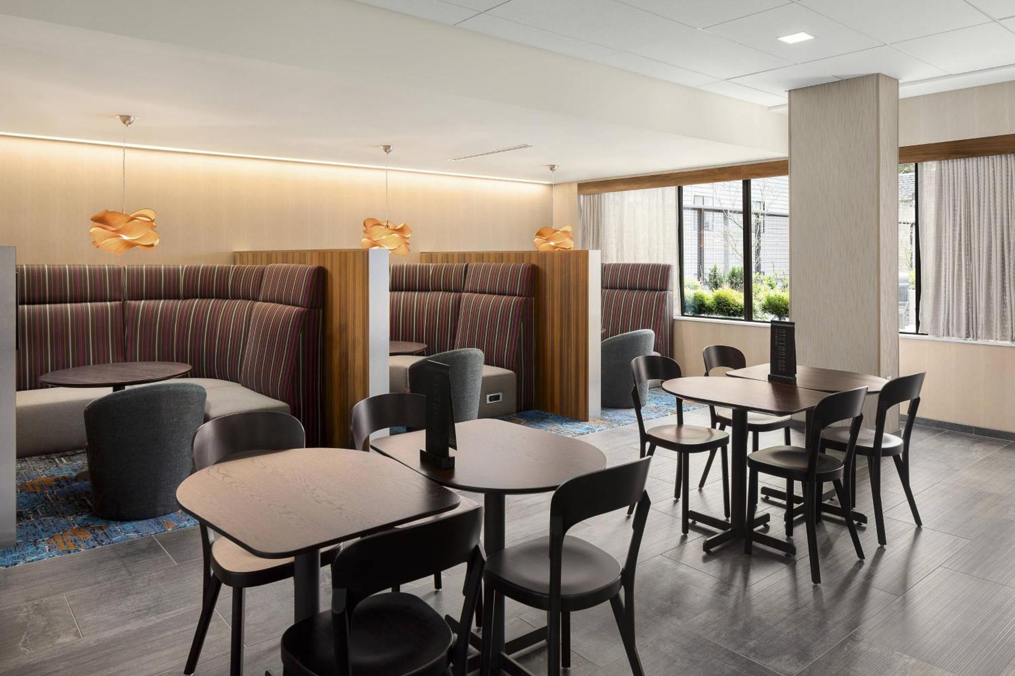 Courtyard By Marriott Seattle Northgate Otel Dış mekan fotoğraf